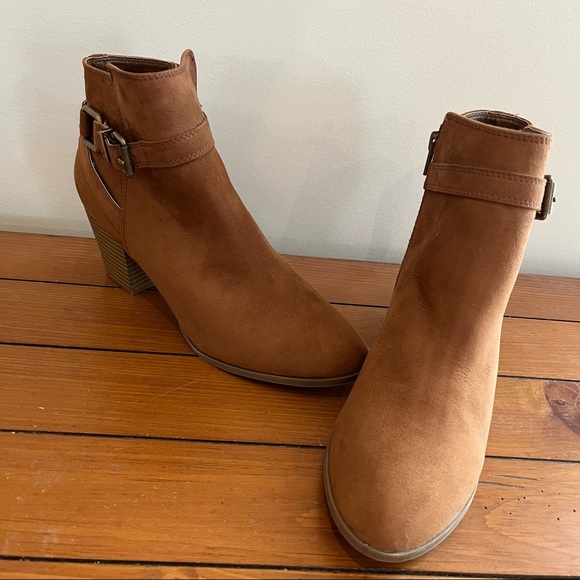 Express Faux Suede Ankle Boot Size 10 - Picture 3 of 11